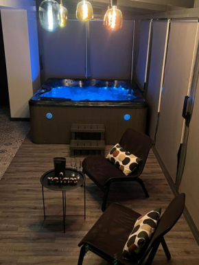 PAUSE NATURE SORBAIS gîte 2 personnes avec grand SPA privatif, STREAMING et arrivée autonome